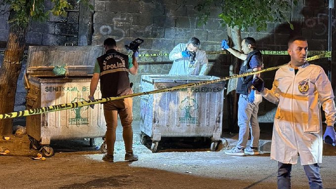 Gaziantep'te çöp konteynerinde bir kadına ait ceset bulundu.