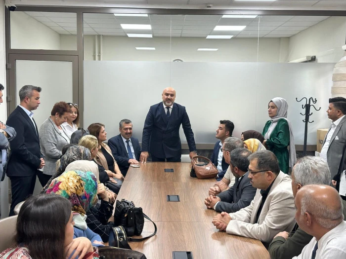 AK Parti Şehitkamil Teşkilatından Şehitkamil Belediyesi’ne Güç Gösterisi!