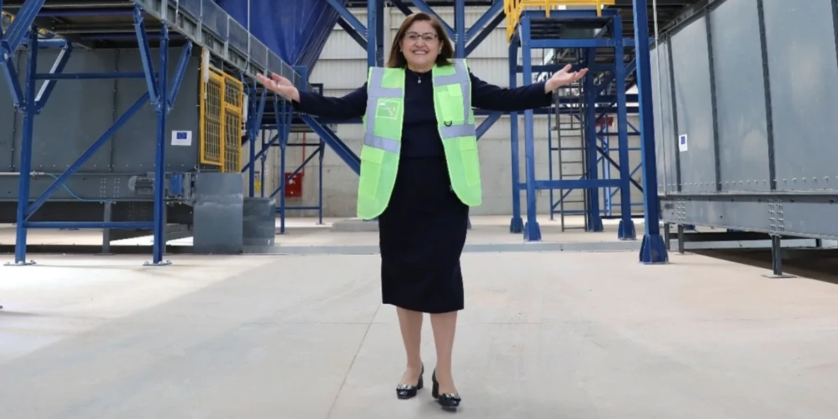 AKP'li belediyenin otob&uuml;sleri Suriye yolunda: 5 tane birden hibe edecek