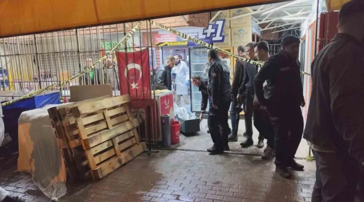 Alkoll&uuml; iş yeri sahibi m&uuml;şteriyi &ouml;ld&uuml;rd&uuml;