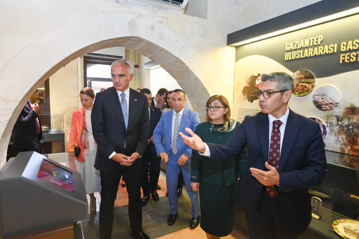 BAKAN ERSOY’UN KATILIMIYLA ONARIMI YAPILAN TARİHİ YAPILAR AÇILDI