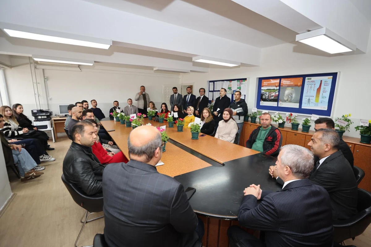 BAŞKAN MEHMET TAHMAZOĞLU ÖĞRETMENLERİ UNUTMADI