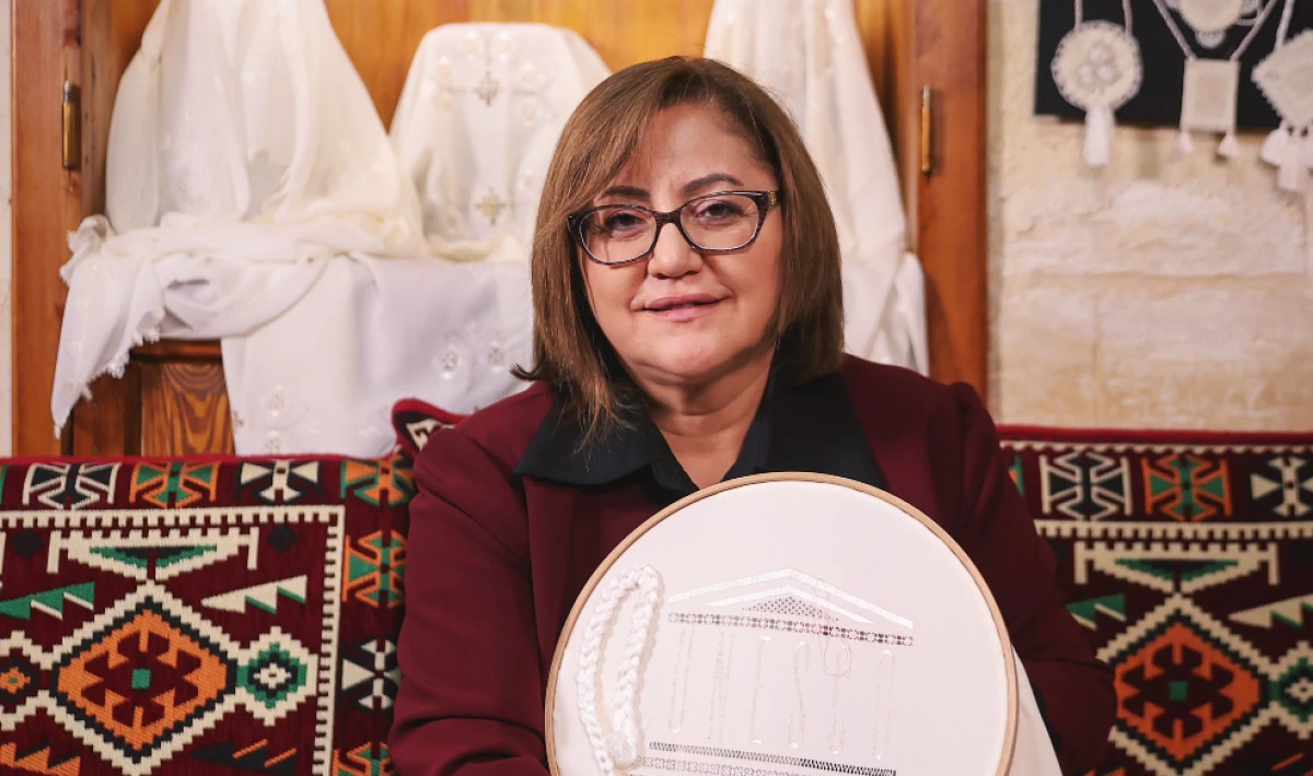 BAŞKAN ŞAHİN’İN GİRİŞİMİYLE EL EMEĞİ GÖZ NURU ANTEP İŞİ NAKIŞI UNESCO TARAFINDAN TESCİLLENDİ