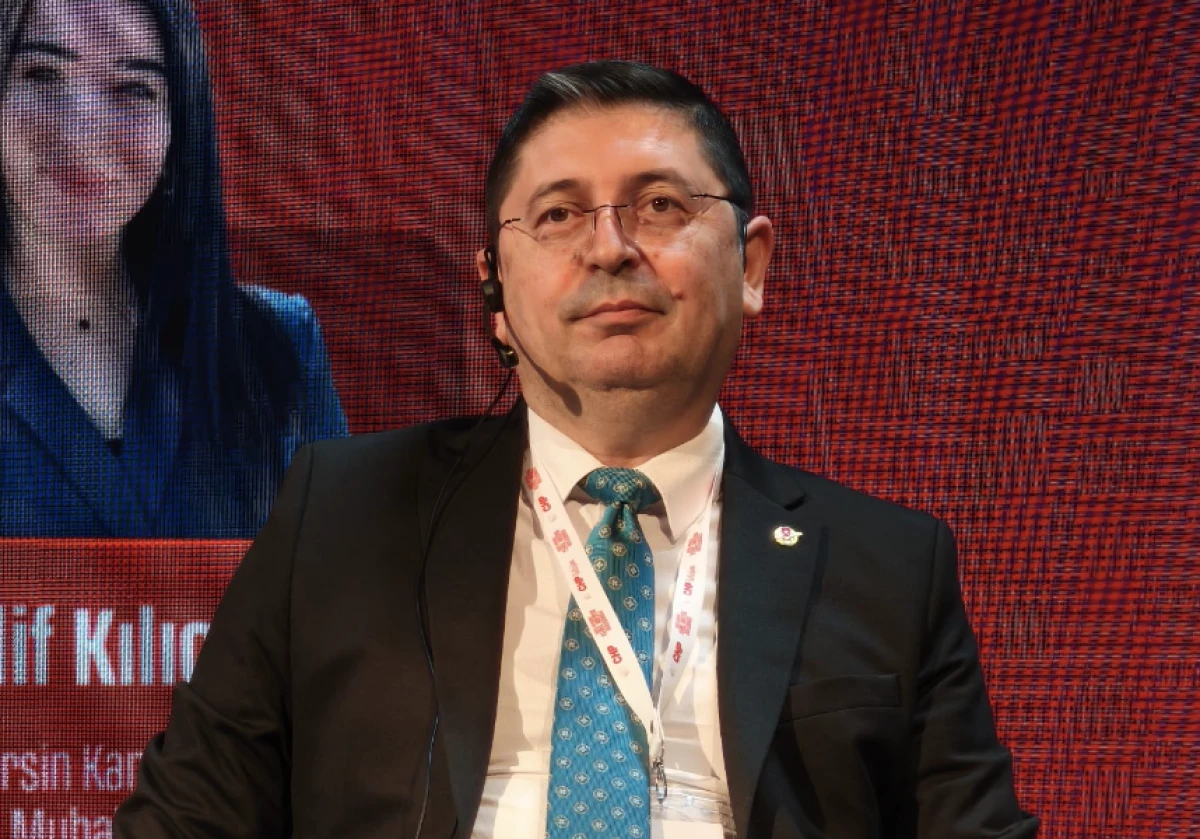 Bora Zor&rsquo;dan Adana&rsquo;da Yerel Medya &Ccedil;ıkışı: &ldquo;Dezenformasyonun İlacı Doğru Haberi Artırmaktır&rdquo;