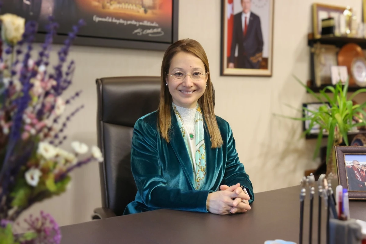 DERYA BAKBAK&rsquo;TAN YENİ YIL MESAJI: &ldquo;BİRLİKTE &Uuml;RETMEYE, BİRLİKTE B&Uuml;Y&Uuml;MEYE DEVAM EDECEĞİZ&rdquo;