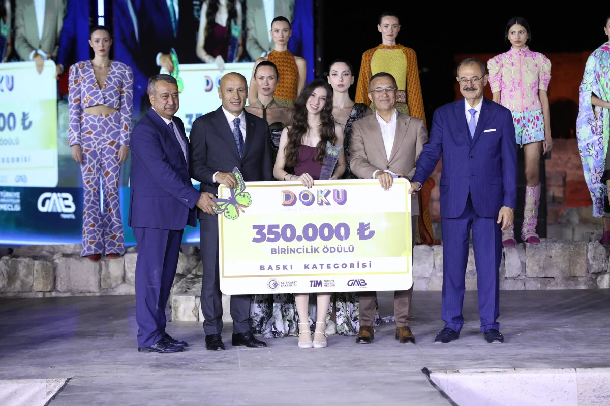 Doku Kumaş Tasarım Yarışması’nda Ödüller Sahiplerini Buldu