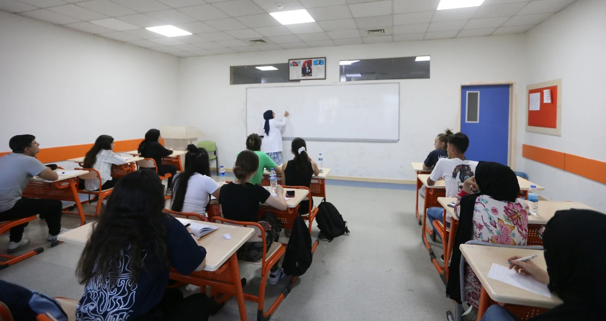 GASMEK &Ouml;ĞRENCİLERİ HAYALLERİNDEKİ &Uuml;NİVERSİTE VE B&Ouml;L&Uuml;MLERE YERLEŞTİ