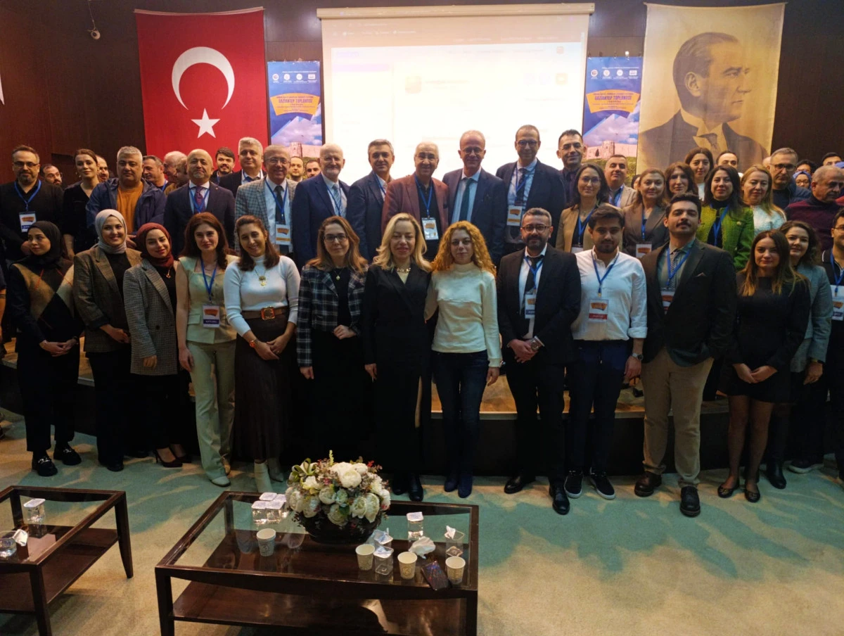 GA&Uuml;N HASTANESİ&rsquo;NDE MİNİMAL İNVAZİV JİNEKOLOJİ KONGRESİ D&Uuml;ZENLENDİ