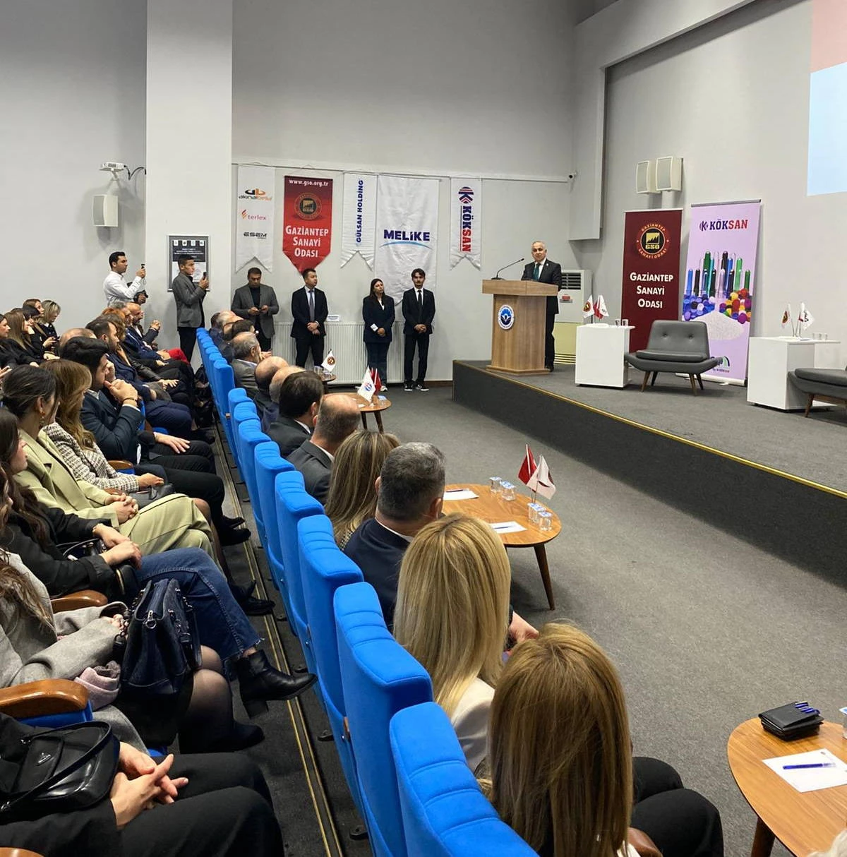 GAÜN İŞ BİRLİĞİYLE GENÇLERİN KARİYER YOLU GSOMEM’DE ELE ALINDI