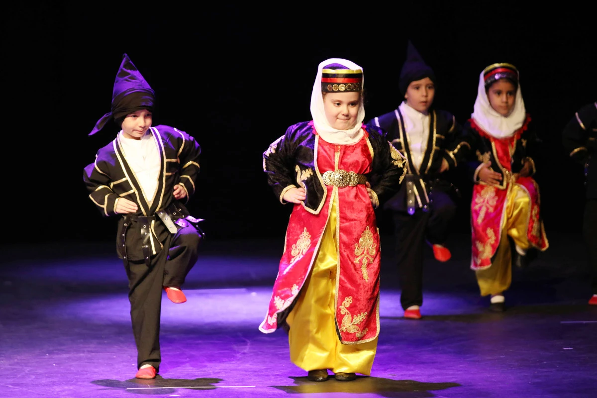 GA&Uuml;N KREŞ VE ANAOKULU&rsquo;NDA YILSONU G&Ouml;STERİSİ COŞKUSU
