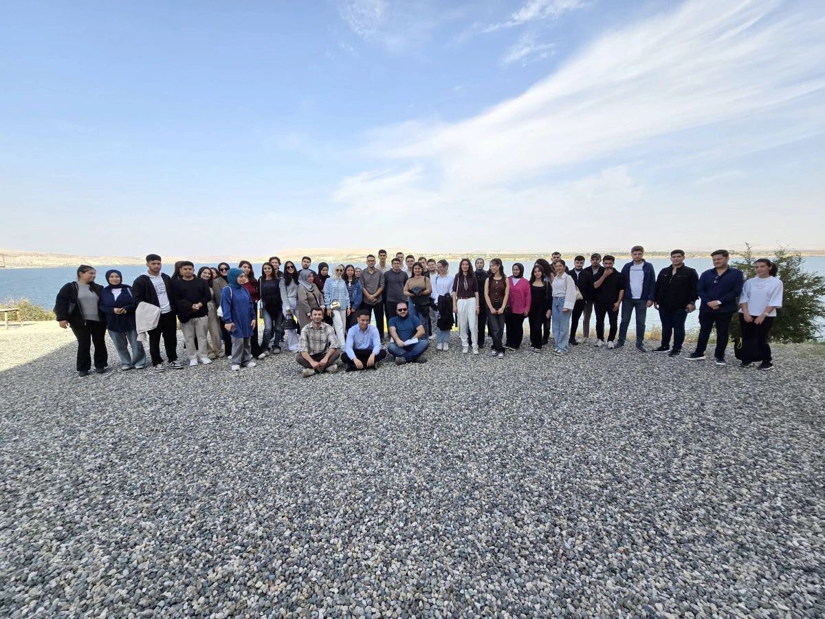 GAÜN ÖĞRENCİLERİ ZEUGMA ANTİK KENTİNİ ZİYARET ETTİ