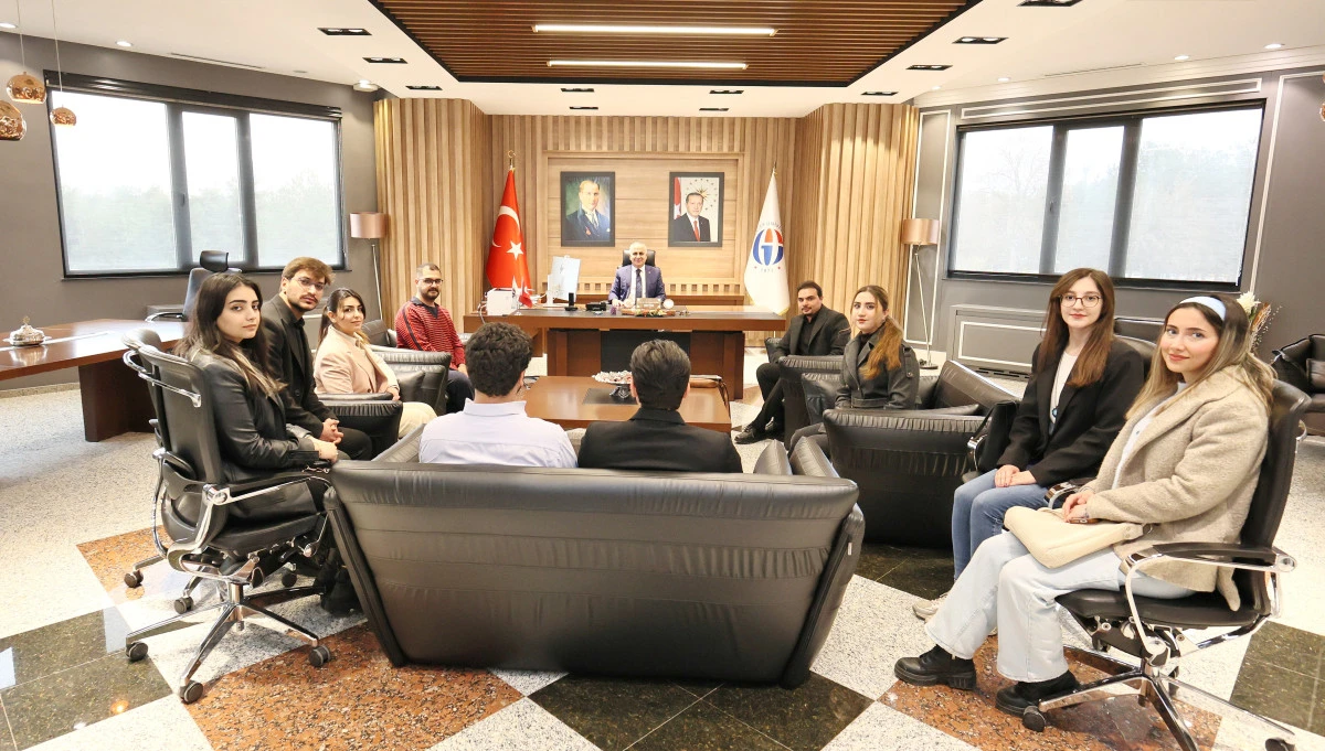 GA&Uuml;N REKT&Ouml;R&Uuml; DOĞAN, İRANLI &Ouml;ĞRENCİLERLE BİR ARAYA GELDİ