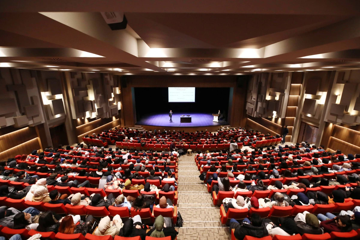 GA&Uuml;N SAĞLIK HİZMETLERİ &Ouml;ĞRENCİLERİNE ERASMUS+ FIRSATLARI TANITILDI