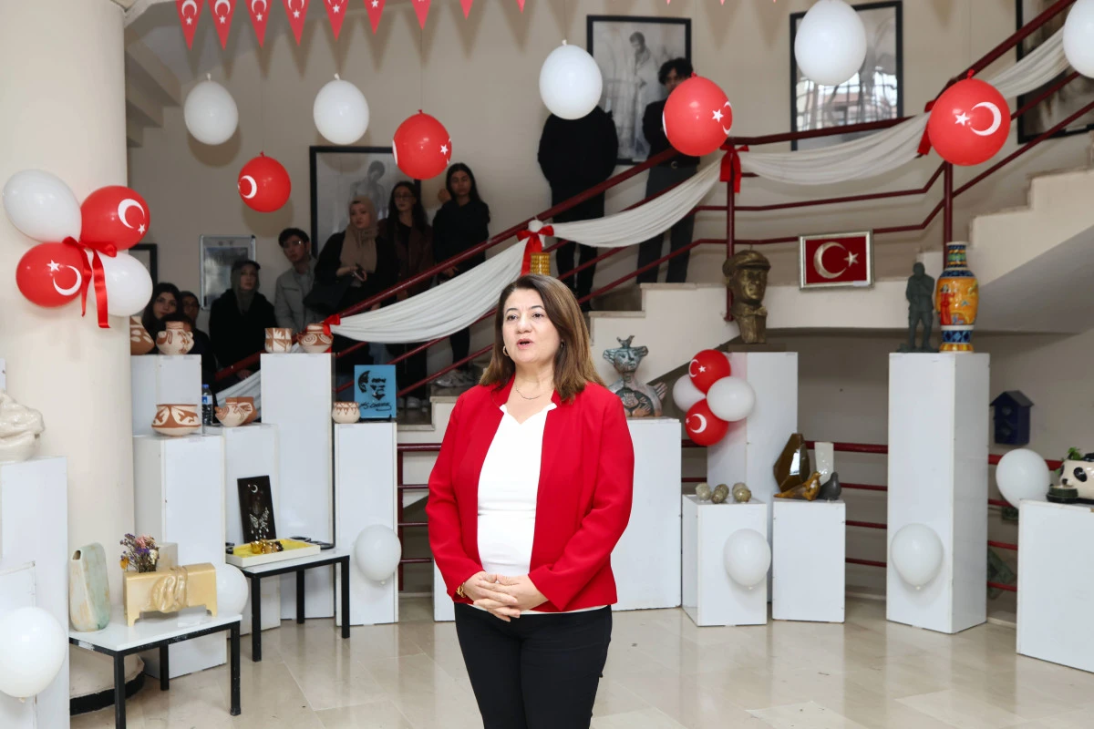 GA&Uuml;N&rsquo;DE &ldquo;CUMHURİYET VE SANAT&rdquo; SERGİSİ A&Ccedil;ILDI