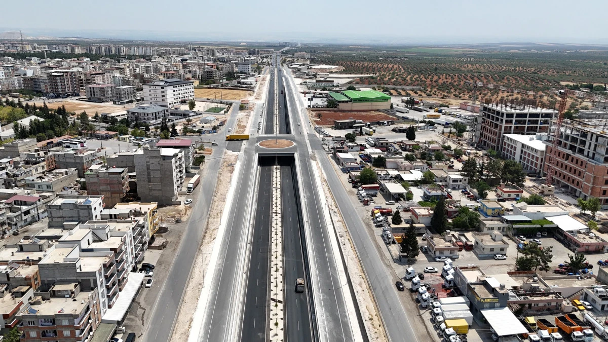 GAZİANTEP BÜYÜKŞEHİR KÖPRÜLÜ KAVŞAK YATIRIMLARINI KENT GENELİNDE SÜRDÜRÜYOR