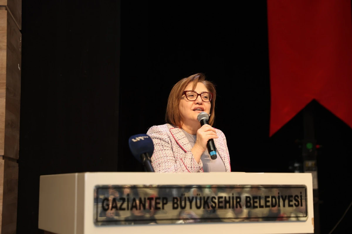 GAZİANTEP BÜYÜKŞEHİR’İN EV SAHİPLİĞİNDE “YEŞİL OTOBÜS” BELGESEL FİLMİ’NİN İLK GÖSTERİMİ YAPILDI