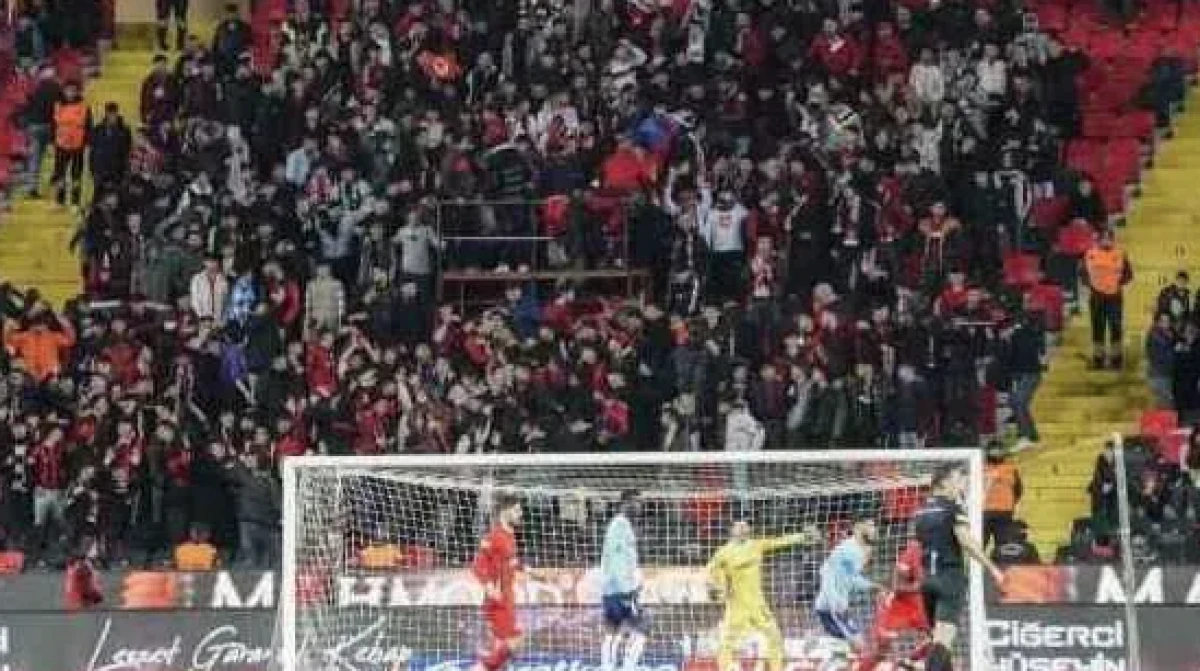 Gaziantep FK'ya Milli kaleci geliyor