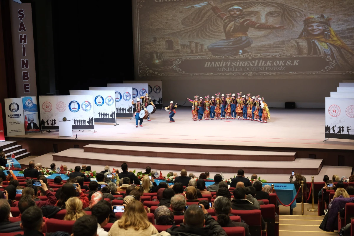 GAZİANTEP'TE HALK OYUNLARI İL YARIŞMASI COŞKUSU