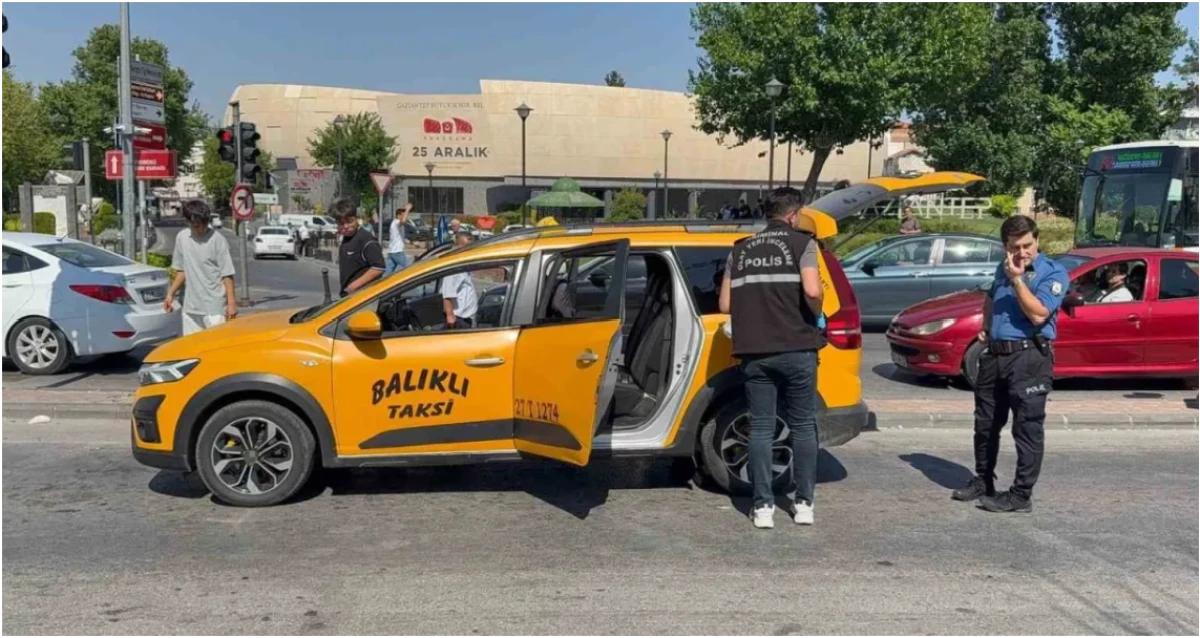 Gaziantep&rsquo;te taksiciler bı&ccedil;aklarla konuştu