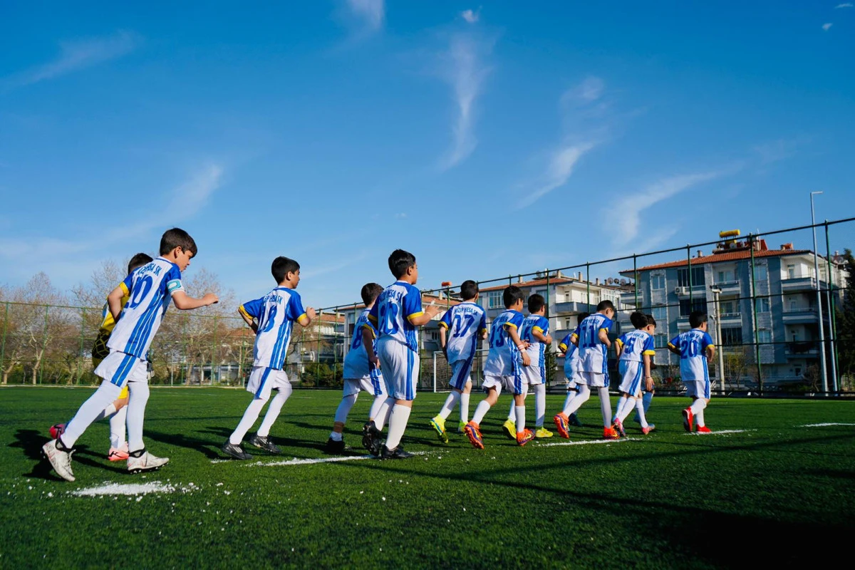 GELECEĞİN YILDIZLARI ŞEHİTKAMİL&rsquo;DE SAHNE ALDI