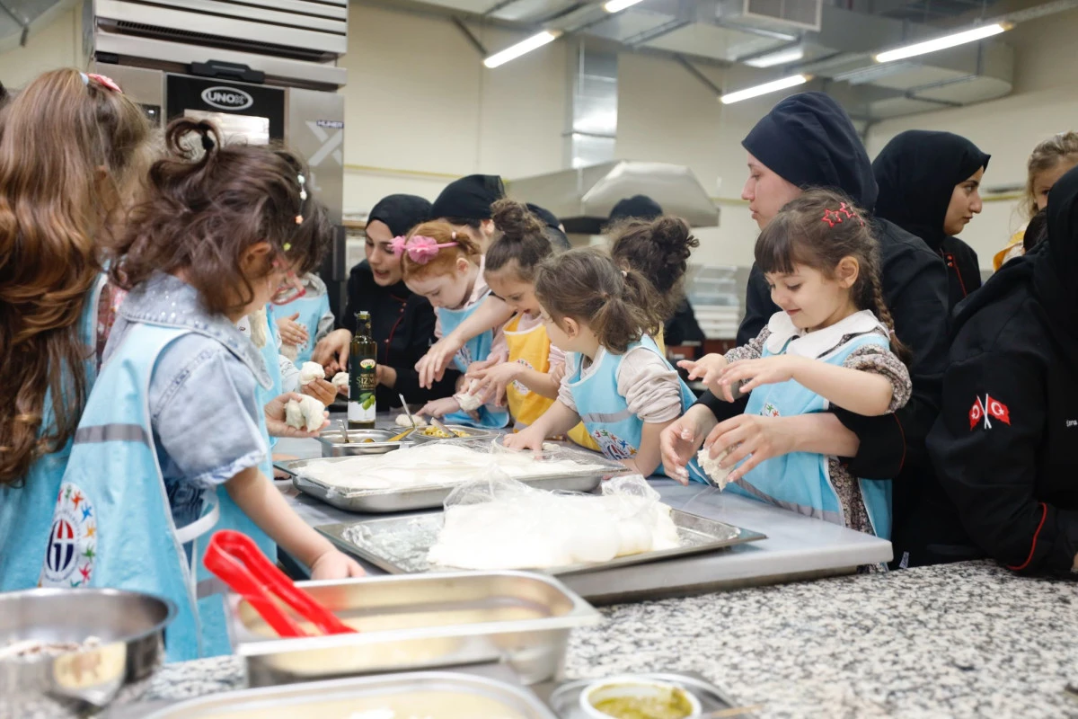 GİBT&Uuml; Mutfağında Minik Şeflerin Gastronomi Yolculuğu: Eğlence ve Lezzet Bir Arada!