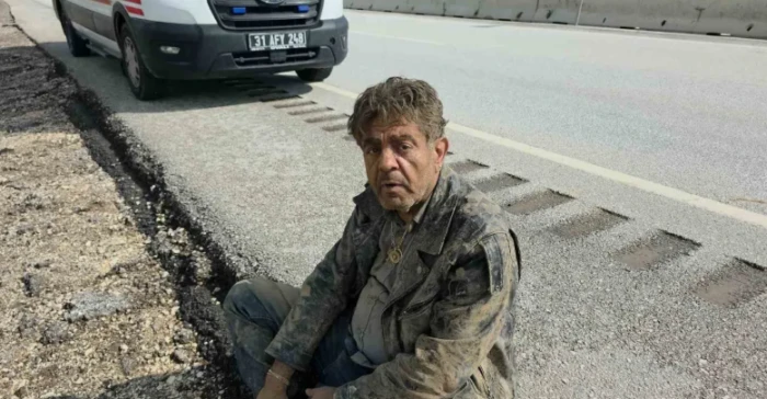 Hurdaya d&ouml;nen ara&ccedil;tan burnu kanamadan &ccedil;ıktı