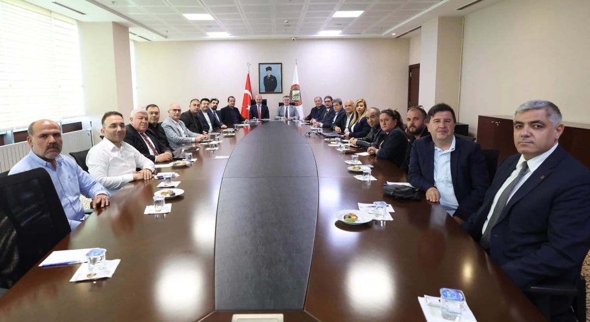 İNŞAAT SEKT&Ouml;R&Uuml;N&Uuml;N G&Uuml;NCEL DURUMU VE GELECEK BEKLENTİLERİ GSO&rsquo;DA DEĞERLENDİRİLDİ