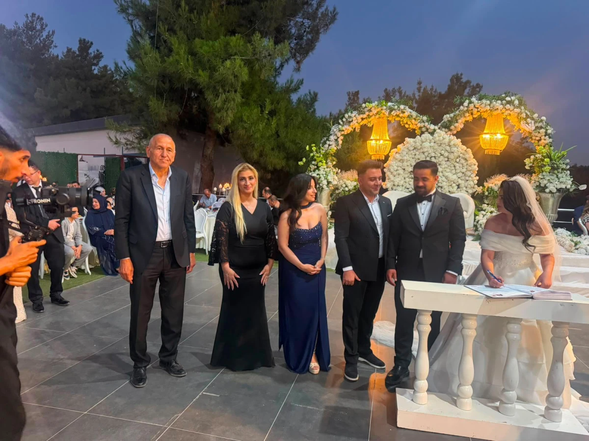 İYİ Parti Gaziantep Ailesi Bu D&uuml;ğ&uuml;nde Buluştu! Emre Bildirici ve Emine Koruer&rsquo;in Mutlu G&uuml;n&uuml;! 