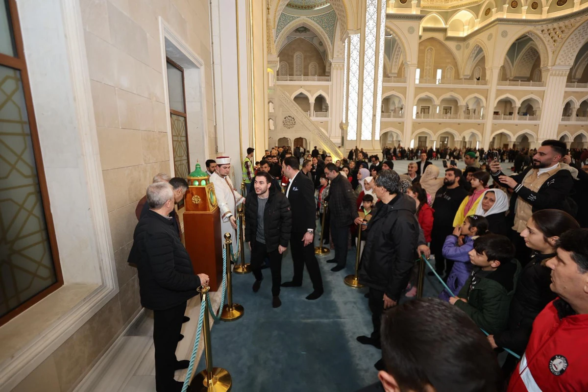 KADİR GECESİNDE ŞAHİNBEY MİLLET CAMİ DOLDU TAŞTI