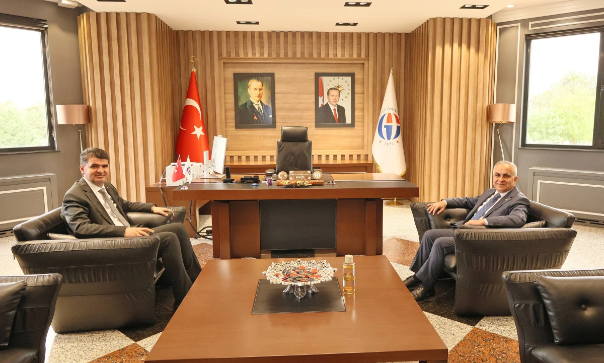 KİLİS VALİSİ &Ouml;MER KALAYLI&rsquo;DAN REKT&Ouml;R PROF. DR. SAİT MESUT DOĞAN&rsquo;A ZİYARET