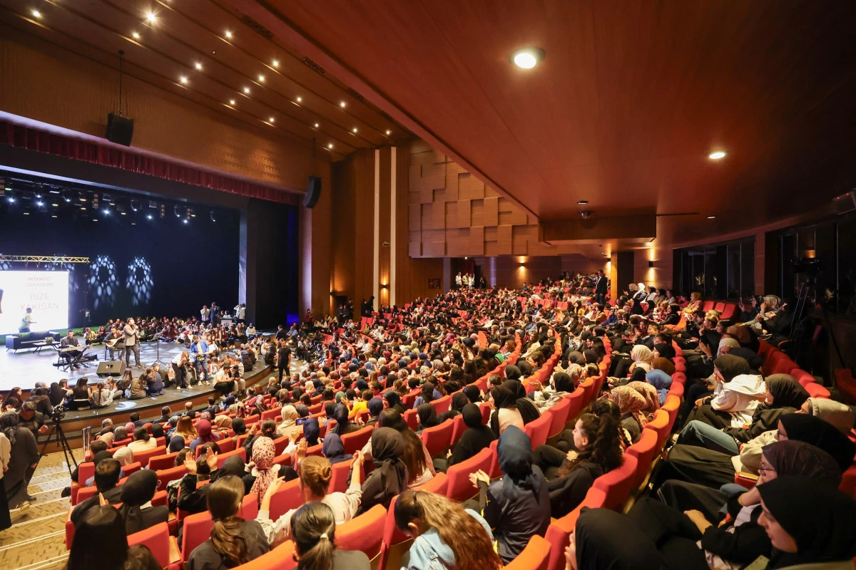 MEDENİYET SÖYLEŞİLERİ’NİN KONUĞU YEŞİLAY GENEL BAŞKANI DOÇ. DR. MEHMET DİNÇ OLDU