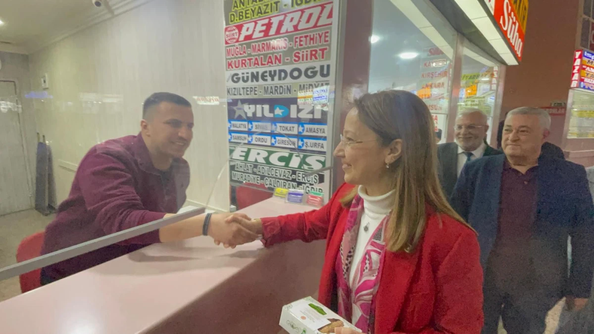 Milletvekili Bakbak&rsquo;tan Otogarda Bayram Mesaisi: &ldquo;Yolunuz A&ccedil;ık, Bayramınız M&uuml;barek Olsun&rdquo;