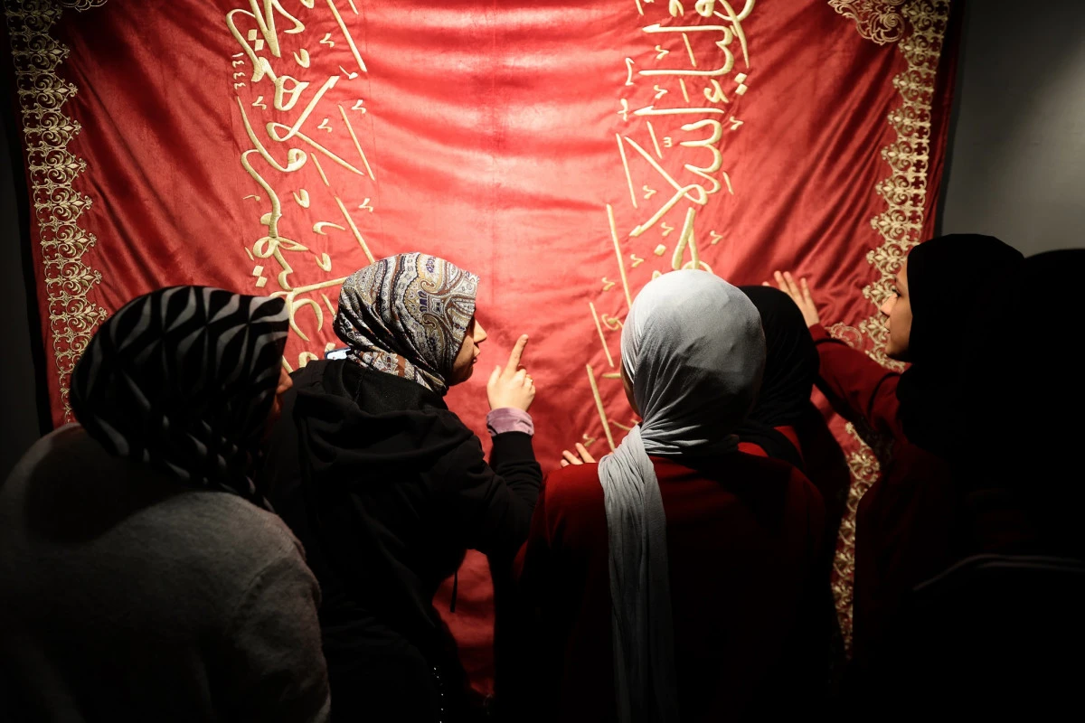 MUKADDES EMANETLER, GAZİANTEP B&Uuml;Y&Uuml;KŞEHİR EV SAHİPLİĞİNDE VATANDAŞLARLA BULUŞUYOR