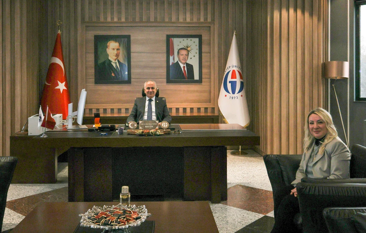 REKT&Ouml;R DOĞAN, AB PROJESİ Y&Uuml;R&Uuml;T&Uuml;C&Uuml;S&Uuml; DR. &Ouml;ĞR. &Uuml;YESİ VERİM&rsquo;İ KABUL ETTİ