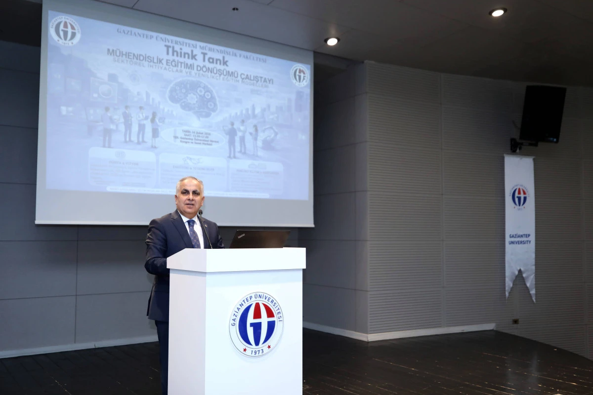REKTÖR PROF. DR. DOĞAN’IN KATILIMIYLA “MÜHENDİSLİK EĞİTİMİNİN DÖNÜŞÜMÜ” DEĞERLENDİRİLDİ