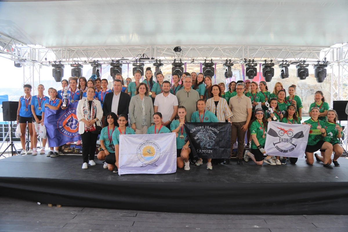 RUMKALE&rsquo;DE DRAGON BOT ŞAMPİYONLARI KUPALARINA KAVUŞTU