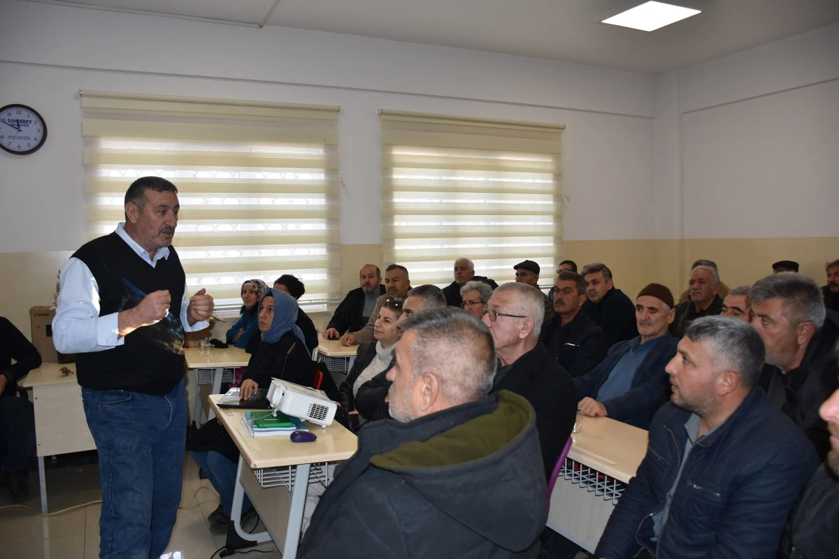 ŞAHİNBEY BELEDİYESİ&rsquo;NDEN &Ccedil;İFT&Ccedil;İLERE BUDAMA EĞİTİMİ