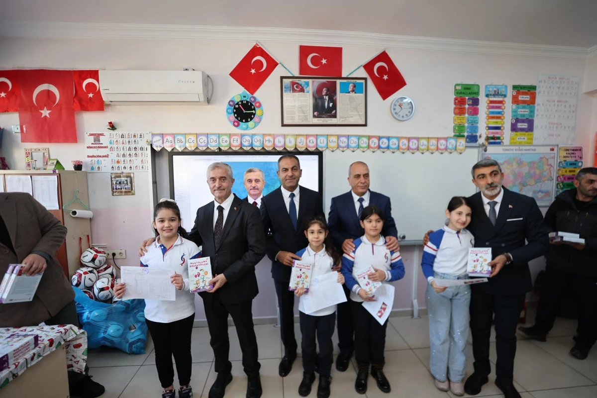 ŞAHİNBEY BELEDİYESİ&rsquo;NDEN &Ouml;ĞRENCİLERE S&Ouml;MESTR TATİLİNDE 1 MİLYONDAN FAZLA KİTAP