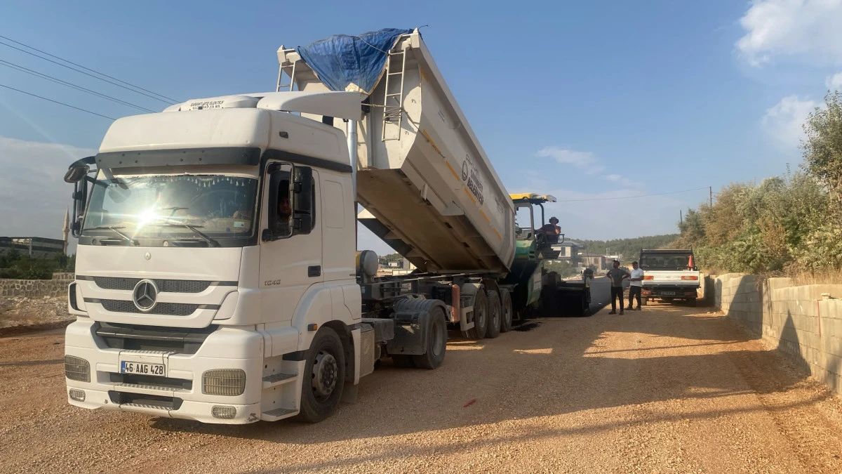 ŞAHİNBEY&rsquo;DE ASFALT &Ccedil;ALIŞMALARI ARALIKSIZ S&Uuml;R&Uuml;YOR
