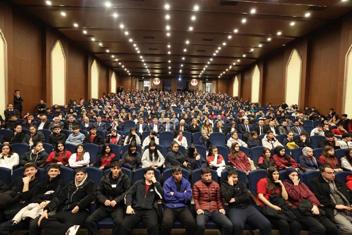 ŞAHİNBEY’DE “TERÖRSÜZ TÜRKİYE” PANELİ DÜZENLENDİ