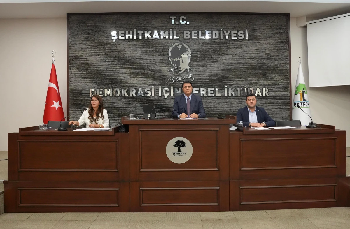 ŞEHİTKAMİL BELEDİYESİ EYL&Uuml;L AYI MECLİS TOPLANTISI TAMAMLANDI