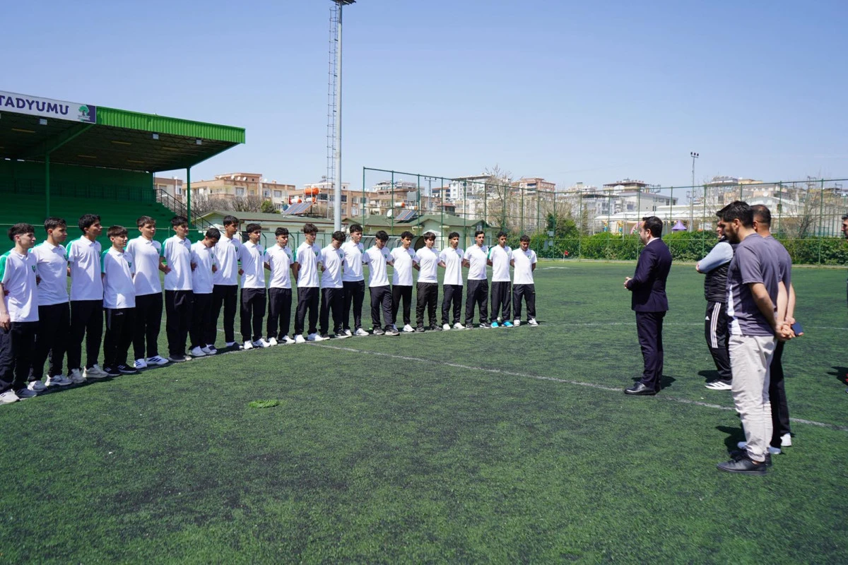ŞEHİTKAMİL BELEDİYESPOR U16 TAKIMI ŞANLIURFA YOLCUSU