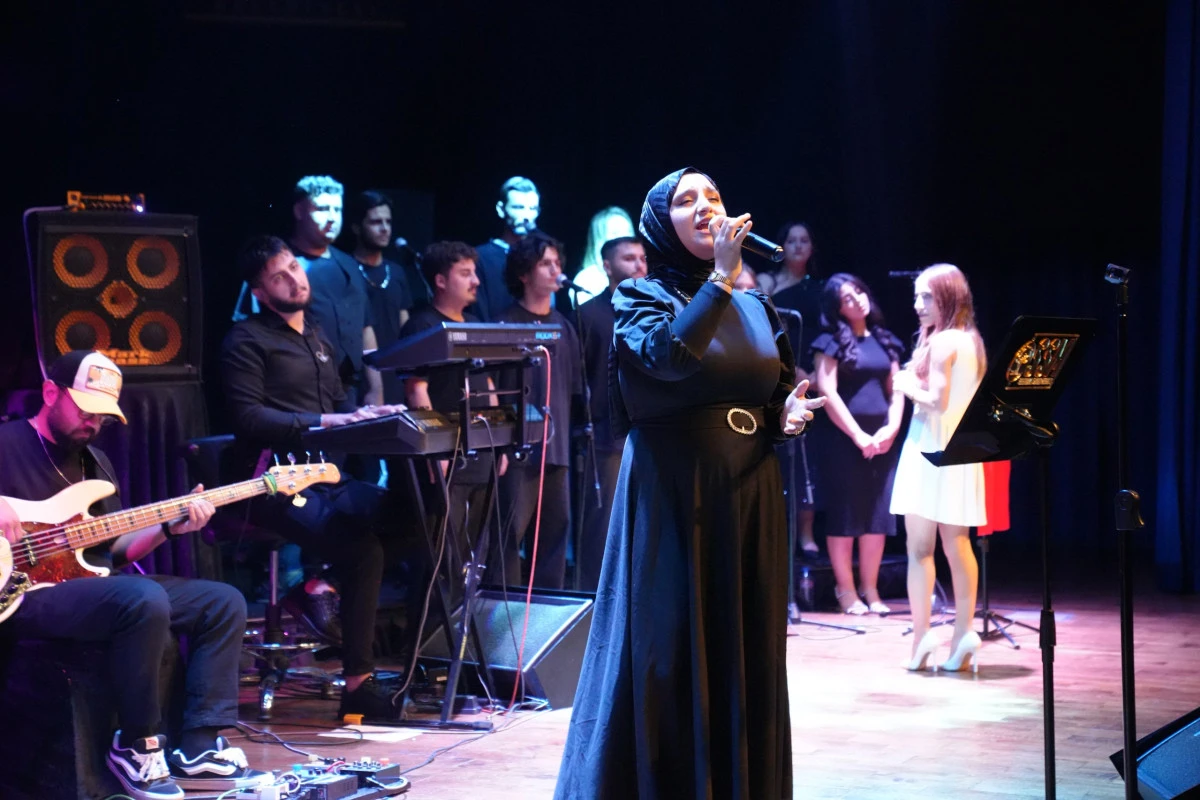 ŞEHİTKAMİL’DE CUMHURİYET COŞKUSU