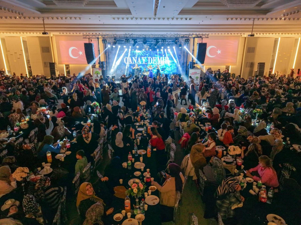 ŞEHİTKAMİL&rsquo;DE KADINLAR MATİNESİ COŞKUSU