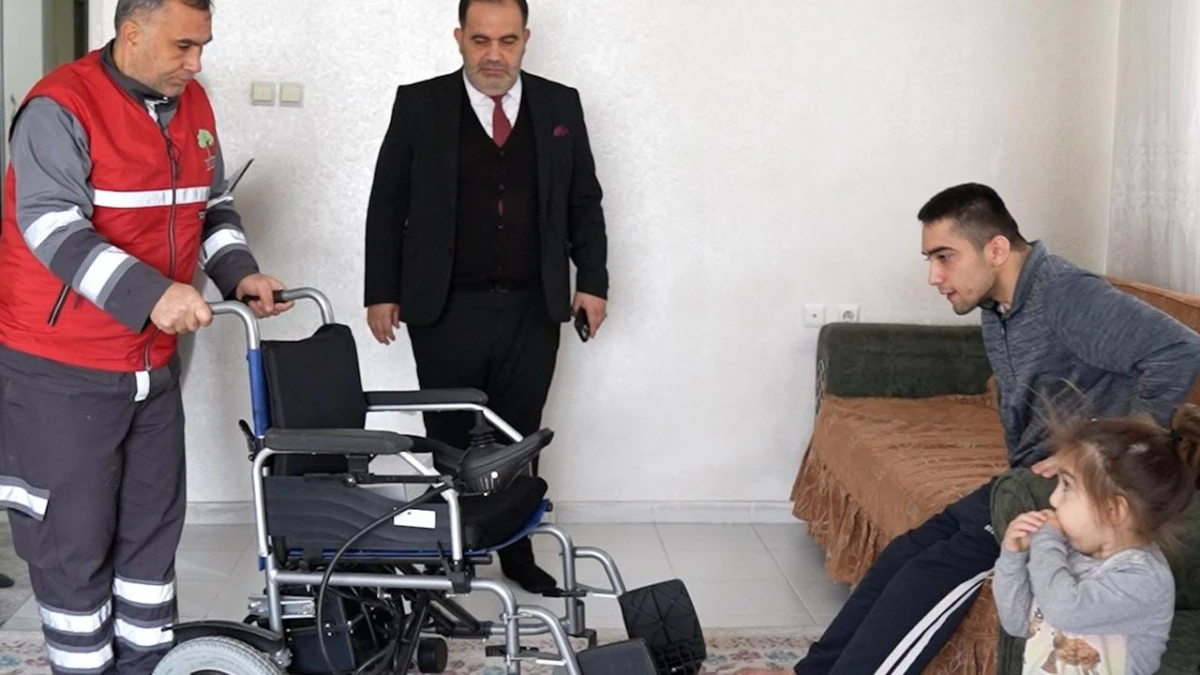 ŞEHİTKAMİL’DEN ÖZEL GEREKSİNİMLİ BİREYLERE TEKERLEKLİ SANDALYE