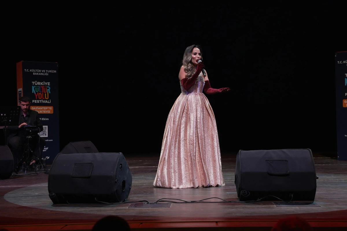 SOPRANO CEYLAN MİRA BALCI, ANADOLU&rsquo;NUN KADİM EZGİLERİNİ GAZİANTEP&rsquo;TE YANKILATTI
