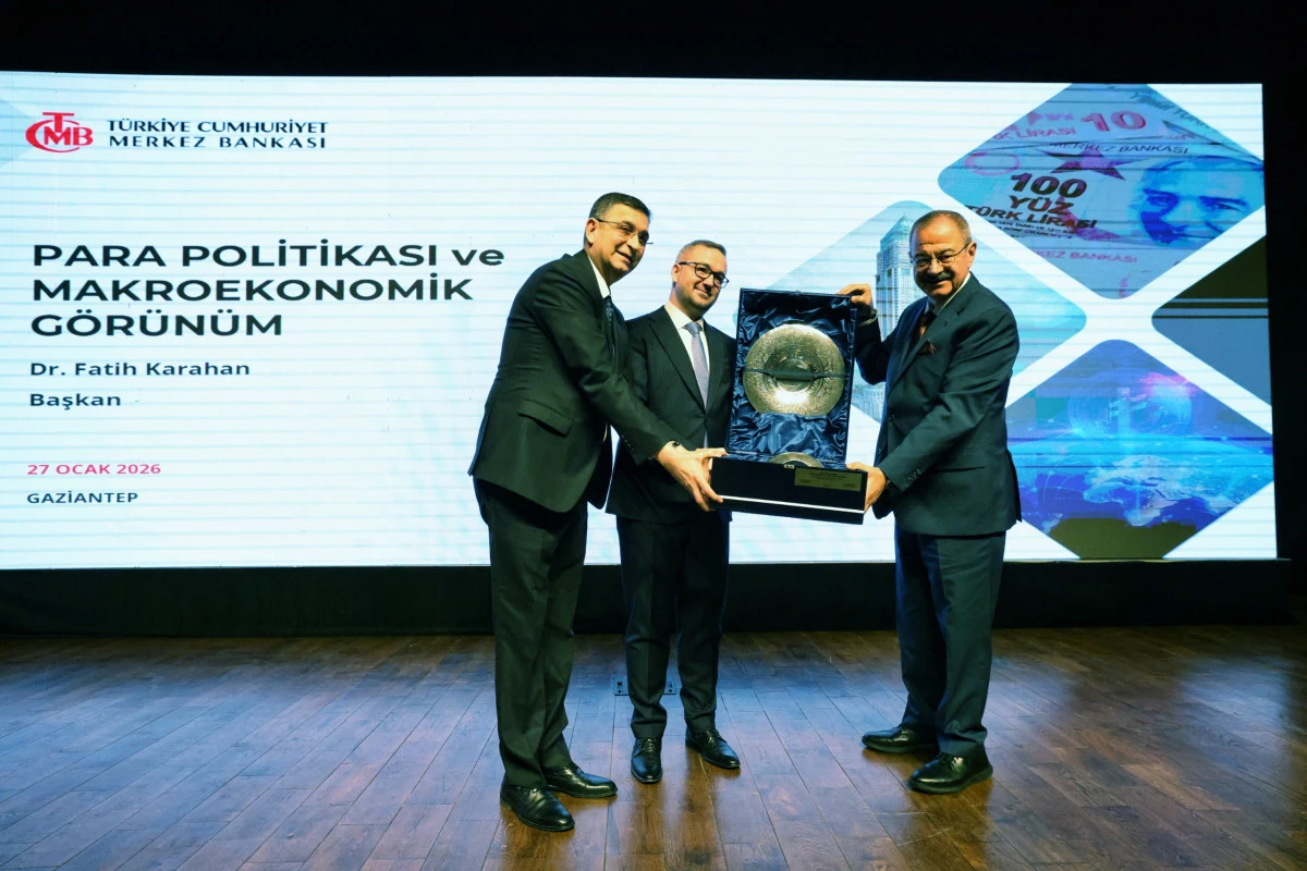 TCMB BAŞKANI DR. FATİH KARAHAN&rsquo;IN KATILIMIYLA &ldquo;PARA POLİTİKASI VE MAKROEKONOMİK G&Ouml;R&Uuml;N&Uuml;M TOPLANTISI&rdquo; GAZİANTEP&rsquo;TE GER&Ccedil;EKLEŞTİRİLDİ