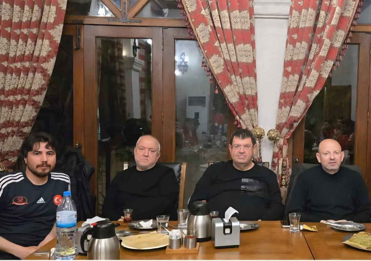 T&uuml;rkiye Şampiyonası &Ouml;ncesi Başkan Bilal &Ccedil;eker&rsquo;den Moral Yemeği