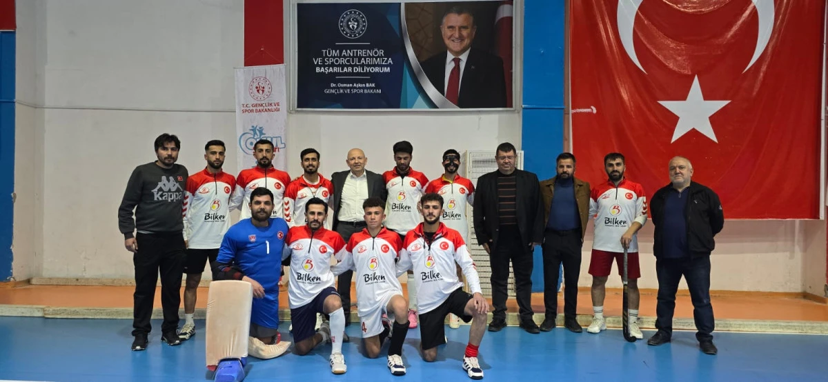 Volkan Group Hokey Takımı  Rakiplerine Nefes Aldırmıyor